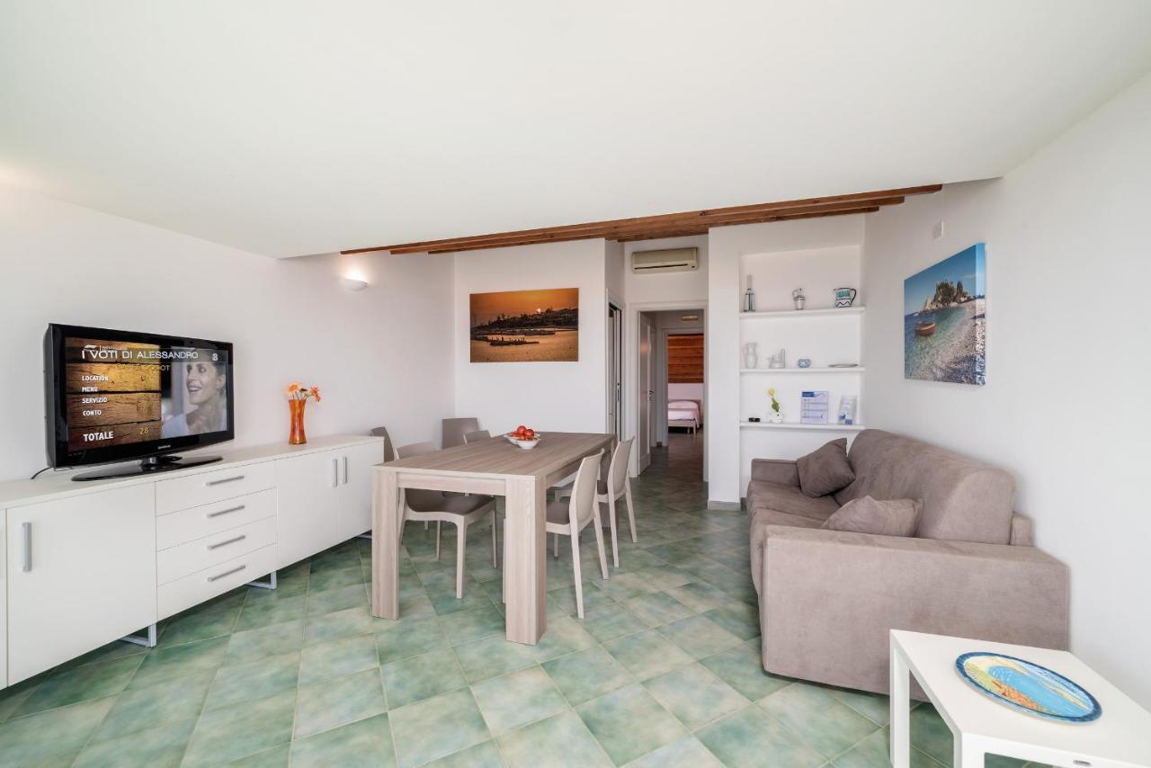 Archimede, Appartamento Con Vista In Centro A Marina Di Ragusa Exterior photo