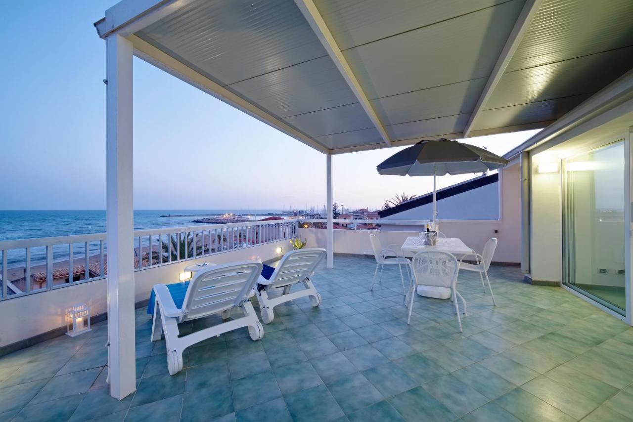 Archimede, Appartamento Con Vista In Centro A Marina Di Ragusa Exterior photo