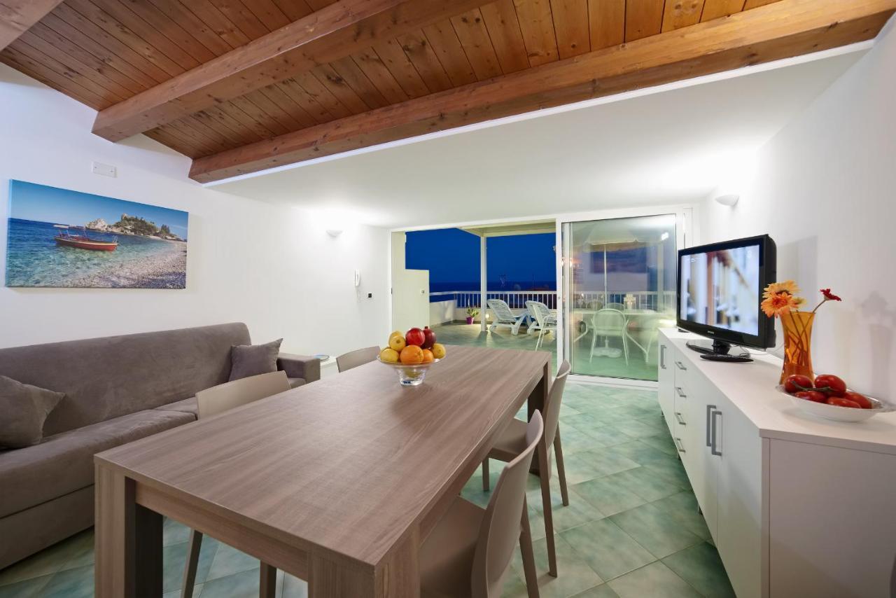 Archimede, Appartamento Con Vista In Centro A Marina Di Ragusa Exterior photo