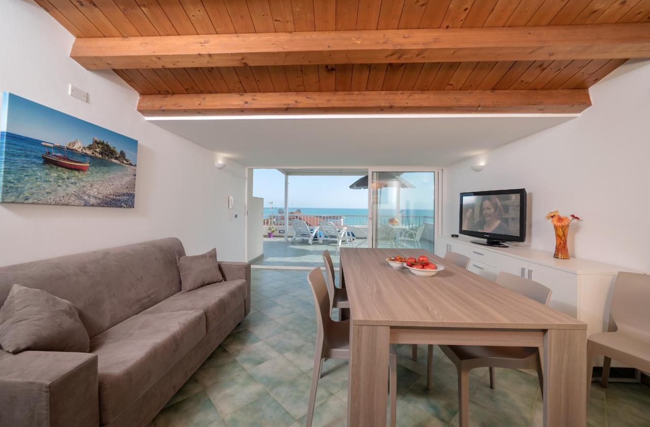 Archimede, Appartamento Con Vista In Centro A Marina Di Ragusa Exterior photo
