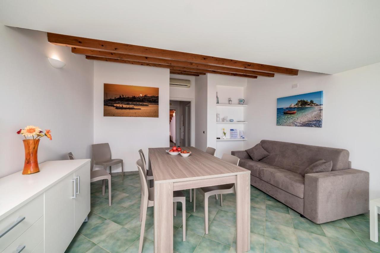Archimede, Appartamento Con Vista In Centro A Marina Di Ragusa Exterior photo